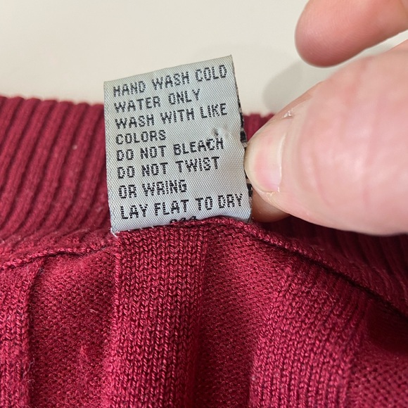 2- way zippered cropped sweater - Picture 5 of 9